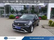 VW T-Cross, 1.0 l TSI Life, Jahr 2022 - Rostock