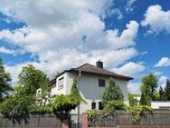Entdecken Sie diese Doppelhaushälfte in Berlin- Steglitz mit 6 Zimmern und Dachgeschossrohling! - Berlin