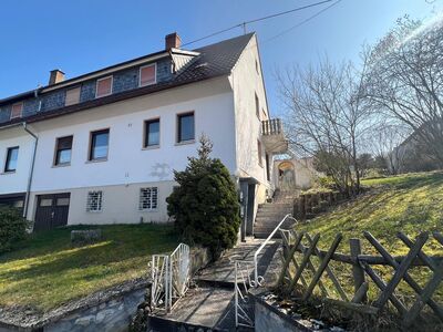 Top-Gelegenheit! Doppelhaushälfte mit 2 Wohnungen und Gartengrundstück in Monzingen zu verkaufen.