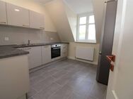 3-Zimmer im Dach; hochwertig neu saniert mit Stil; exklusive Einbauküche - Plauen
