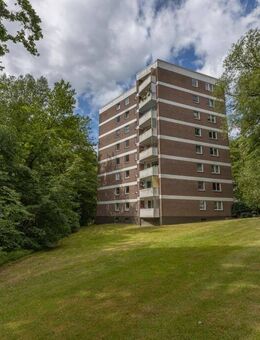 Renovierte 3 Zimmerwohnung im Zentrum von Lesum. Balkon, Laminat, neues Wannenbad! - Bremen