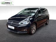 VW Touran, 1.5 TSI Highline, Jahr 2021 - Bochum