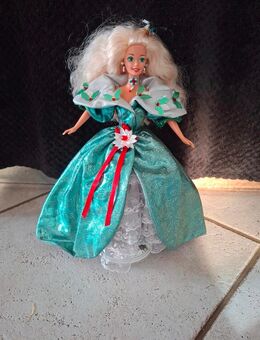 Happy Holiday Barbie von 1995 - Oedheim