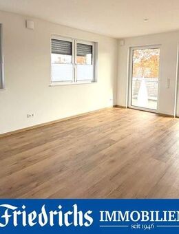 Neuwertige 2-Zimmer-Dachgeschosswohnung mit großer Dachterrasse in zentraler Lage von Wiefelstede - Wiefelstede