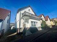 Solides Mehrfamilienhaus mit 9.5 Zimmern und Kapitalanlagepotenzial in zentraler Lage - Esslingen (Neckar)