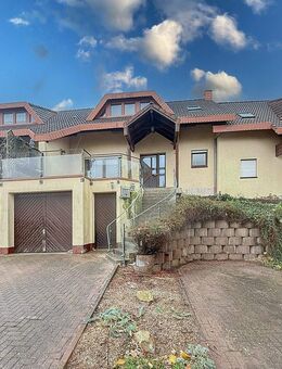 Gepflegtes Reihenhaus mit 4 Zimmern, zwei Terrassen, Garage und familienfreundlichem Grundriss - Freudenburg