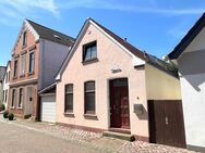 PURNHAGEN-IMMOBILIEN - Im Herzen des alten Vegesack! Freist.1-2-Fam.-Haus mit Grundstück u. Garage - Bremen