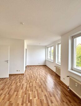 schöne 2-Raumwohnung mit Balkon und Lift im Gebäude - Weimar
