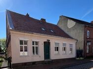 Historisches Stadthaus mit viel Platz, Potenzial und großem Grundstück - Dömitz