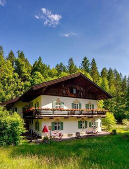Denkmalgeschützte Landhaus-Villa mit Blick auf die Zugspitze - Grainau