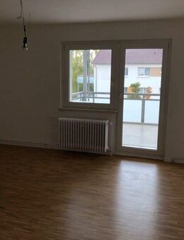 Attraktive 3-Zimmer-Wohnung im 2. OG mit Balkon und Tageslichtbad - Wiesbaden