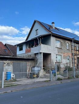Einfamilienhaus mit idyllischer Scheune und geräumiger Doppelgarage in schönem Ambiente - Hildburghausen