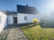 Träumen, renovieren, wohnen - Kleines Haus auf idyllischem Grundstück mit Bachlauf - Wang