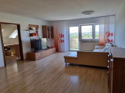 Attraktive & großzügige 4 Zimmer Wohnung mit Balkon - TG & Stellplatz