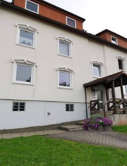 Ruhige Lage in Weidhausen: 3-Zimmer-Wohnung mit Balkon und Garage - Weidhausen (Coburg)