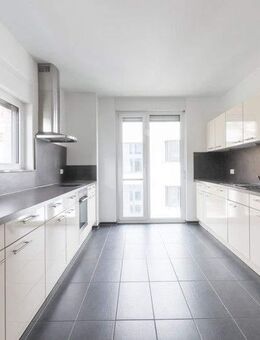 Stilvolle Etagenwohnung mit lichtdurchfluteten Räumen & moderner AEG-Markenküche - Ludwigshafen (Rhein)