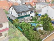 Ihr Traumhaus erwartet Sie: Charmantes Zweifamilienhaus mit Pool - Sankt Leon-Rot