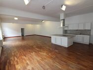 WG aufgepasst. 216m² für ihre Wohnträume *** 4 Zimmer mit Balkon im Altbau - Düsseldorf