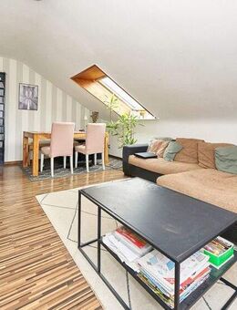 Sonnige Dachgeschosswohnung mit Weitblick und Potenzial in Remseck-Hochdorf - Remseck (Neckar)