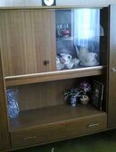 WOHNZIMMERSCHRANK im nußbaumfarbigen Furnier - gut erhalten, Schnäppchen in 81379