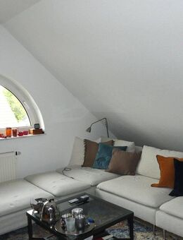 GANESHA-IMMOBILIEN...traumhafte Dachgeschoßwohnung nahe dem Feldrand zu vermieten ! - Großostheim