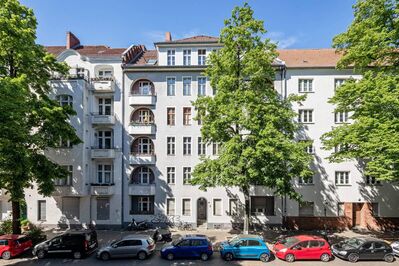 Altbau-Charme im Schillerkiez: Hübsche 2-Zimmer-Wohnung mit Balkon