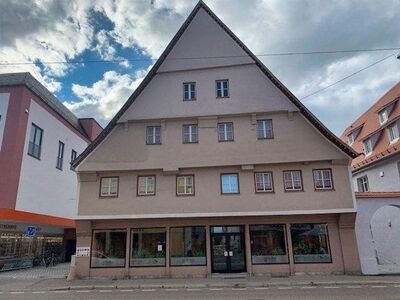 Mehrfamilienhaus mit Gewerbeeinheit in zentraler Lage!