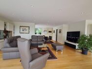 EXKLUSIVITÄT UND WEITBLICK - DIREKT AM SCHELLENBERGER WALD: 206 m² PENTHOUSE-WOHNUNG + 112 m² DACHTERRASSE - Essen