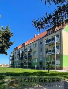 PRESSEL * ERSTBEZUG nach umfangreicher Renovierung * 3-ZIMMER-WOHNUNG im ERGESCHOSS * großer BALKON * RUHIGE WOHNANLAGE - Laußig