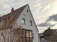 Charmante kleine Doppelhaushälfte mit Wintergarten, in beliebter Wohnlage von Nürnberg-Gebersdorf. Heizung etc. bereits erneuert. - Nürnberg