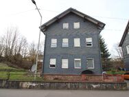 Zweifamilienhaus mit Nebengebäude Garage Innenhof großes Grundstück in Gummersbach - Gummersbach