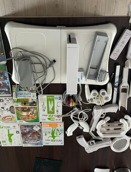 Nintendo Wii mit viel Zubehör – Top Zustand – 105 € VB - Hoisdorf