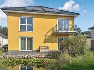 Top gepflegtes und geräumiges Zweifamilienhaus mit zwei Gärten und Balkon in Hoppegarten bei Berlin - Hoppegarten