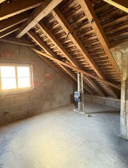 Kleines Einfamilienhaus mit herrlichem Ausblick - ideales Sanierungsprojekt für kreative Handwerker - Schrozberg