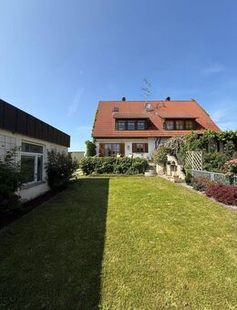 Idyllische Doppelhaushälfte in Buch bei Gremsdorf: Natur pur mit urbanem Anschluss - Gremsdorf