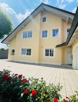 Großzügig geschnittene Doppelhaushälfte mit schönem Garten und Doppelgarage in ruhiger Lage! - Train