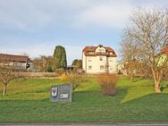R E S E R V I E R T ! Bisher als 3-Familienhaus genutzt. Wunderschöner unverbaubarer Ausblick am Südwesthang. - Pommelsbrunn