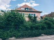 RSI Invest bietet an: Stattliches Haupthaus und Nebenhaus auf großem Grundstück - Mutterstadt