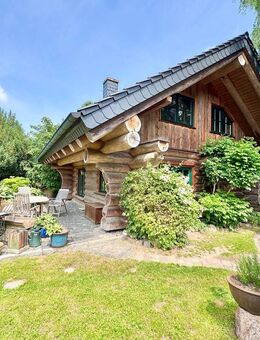 Einzigartig! Naturstammhaus mit eigenem Gartenparadies! Grüner Luxus! - Radebeul