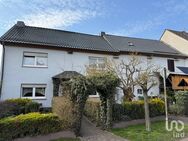 Großzügiges Wohnhaus mit Scheune, Hof und Gartengrundstück in Kirchhain-Emsdorf - Kirchhain