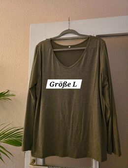 Sweatshirt olivegrün mit Ausschnitt - Berlin