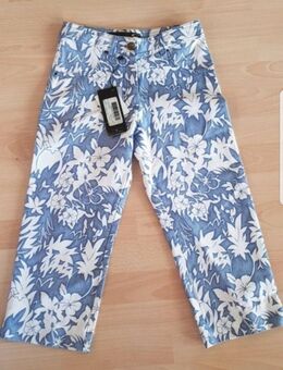NEU mit ETIKETT * 50er Jahre Rockabilly * Karibik * Blumen * Blüten * Flower Dreiviertel * Capri *  Hose "Just Cavalli" Gr. 34/ XS * jeans * rauch- blau * serenity * cremè- beige * - Riedlingen