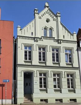 BUSCH-IMMOBILIEN ~ Stadthauswohnung mit rustikalem Flair! - Güstrow