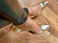 Damen High Heels Pumps Gold Größe 40 zu verkaufen 👠 seitlich offen 🤩 - München