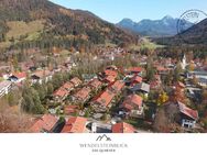 Schliersee-Neuhaus: Exklusive 3-Zimmer Landhaus-Wohnung im Obergeschoss mit Bergpanoramablick - Schliersee