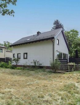 Bezugsfreies Einfamilienhaus mit uneinsehbarem Garten & viel Platz für die ganze Familie in Feucht - Feucht