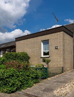 Einfamilienhaus + ca. 80 m² Dachstudio mit Garage und Garten in ruhiger Wohnlage - Selm