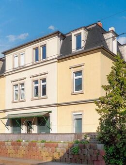 Erstbezug! Top-renoviertes Apartment mit EBK und Tageslichtbad in freistehendem Altbau - Dresden