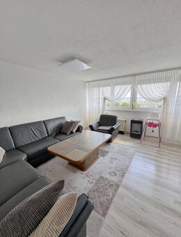 Schöne 4,5 Zimmer-Wohnung im obersten Stockwerk - Atemberaubende Aussicht, ideal für die Familie und sofort verfügbar! - Waiblingen