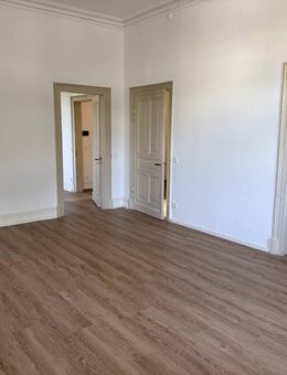 So etwas gibt es nicht oft...!! Helle und großzügig geschnittene 4-Zimmer-Wohnung mit Dachterrasse - Geislingen (Steige)